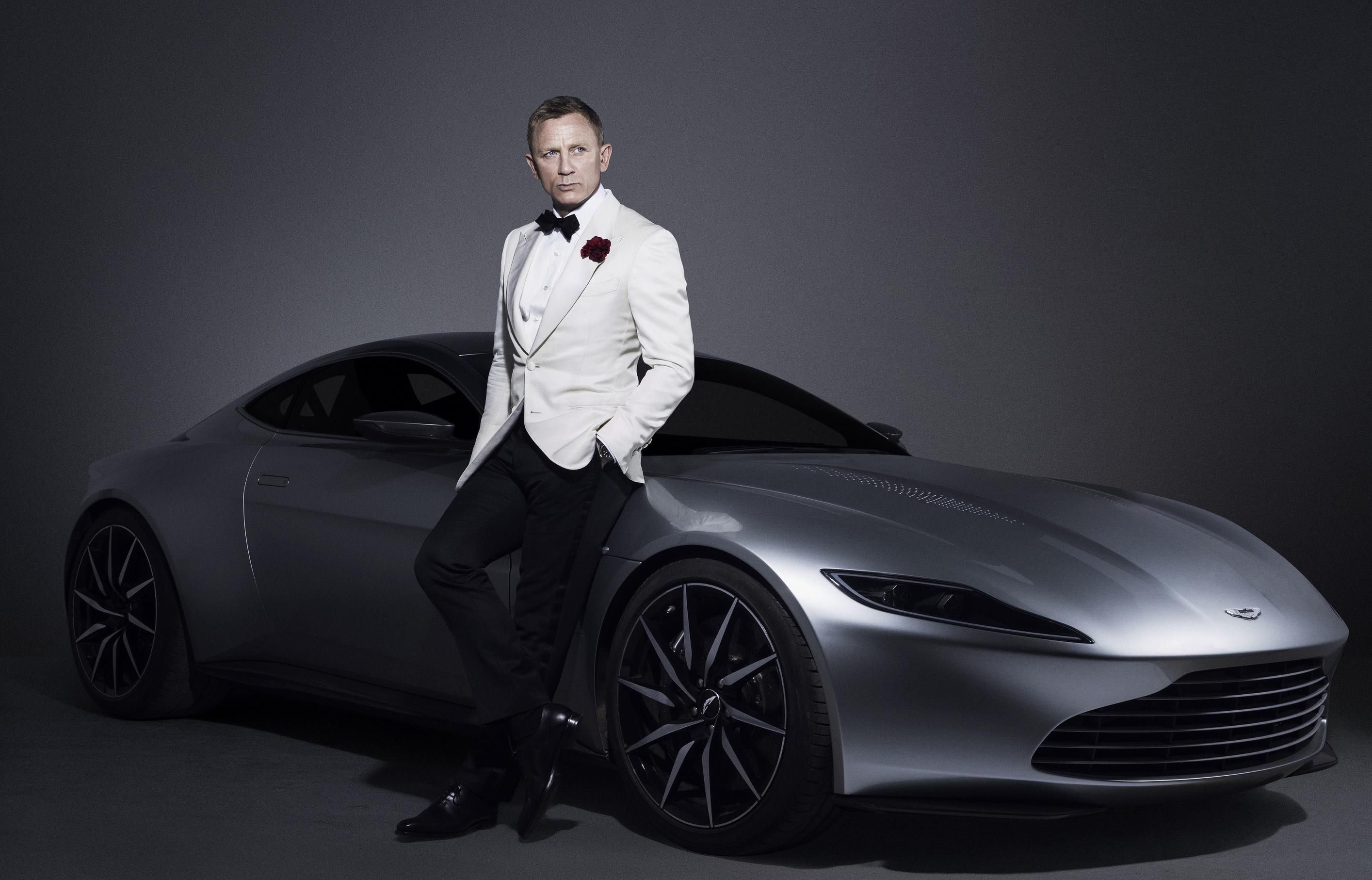 Реальные катапульты и шипы легендарного автомобиля Aston Martin Джеймса Бонда